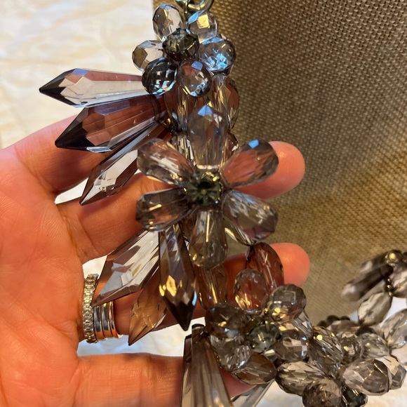 Glass looking statement necklace - Picture 2 of 3